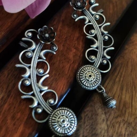 EARRINGS - SALE - - Picture 4 of 5